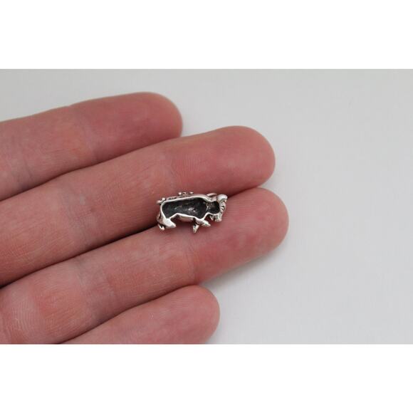 Sterling Silver Adorable Pig with Piglet Charm - Picture 4 of 6